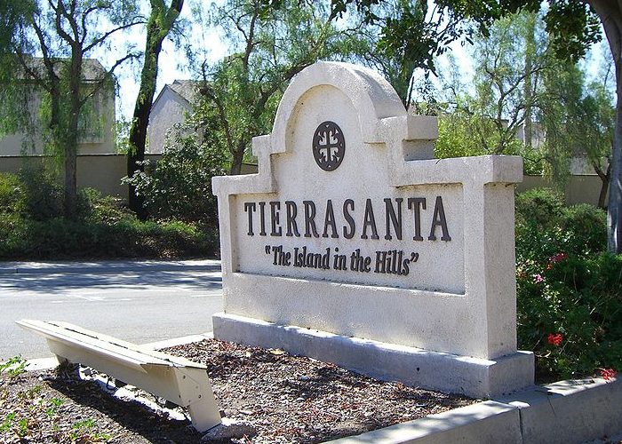 Tierrasanta street sign. Discover homes for sale opportunities near Tierrasanta.